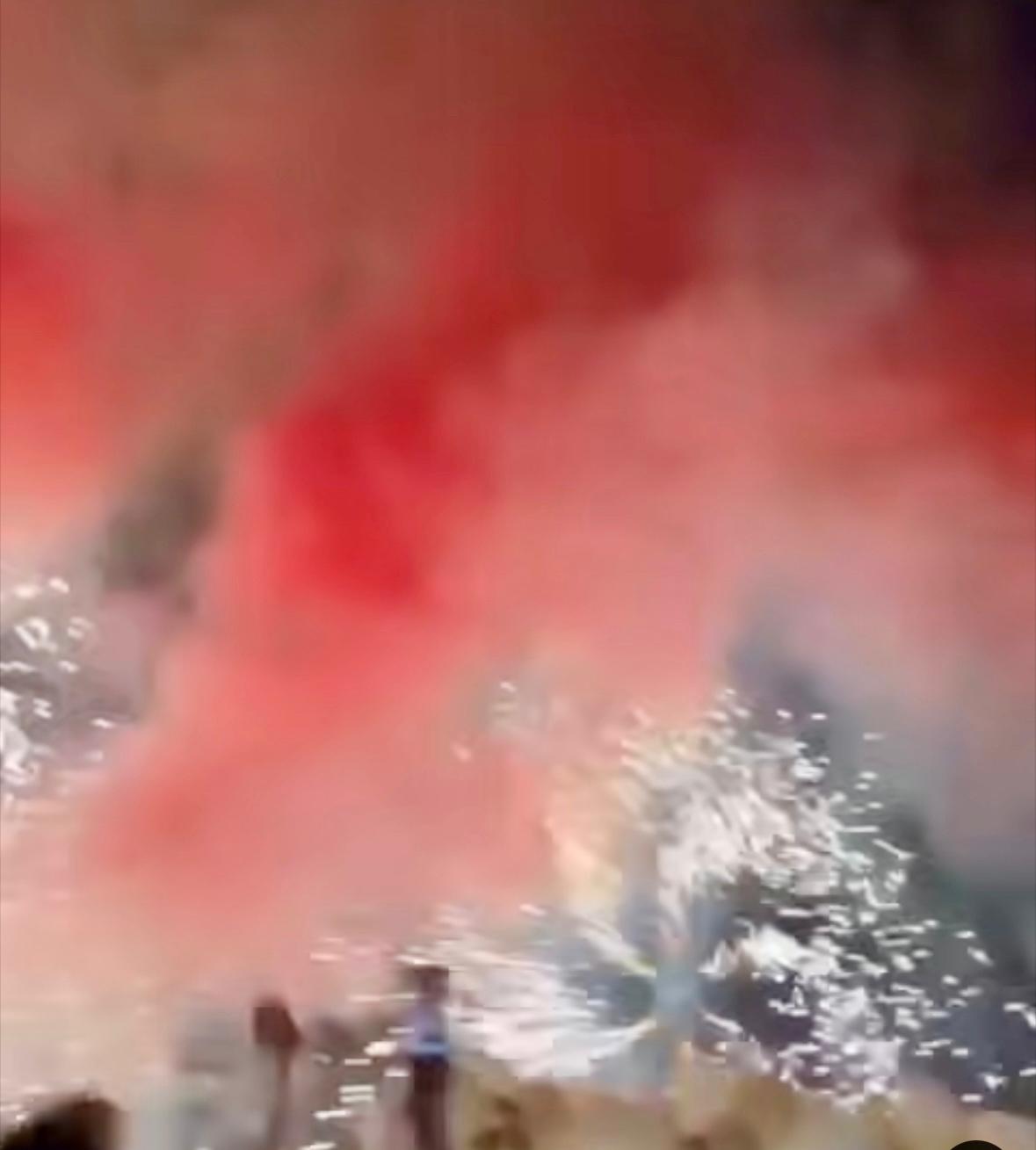 Napoli, baby shower con fumogeni davanti al Duomo: la denuncia di Francesco Emilio Borrelli