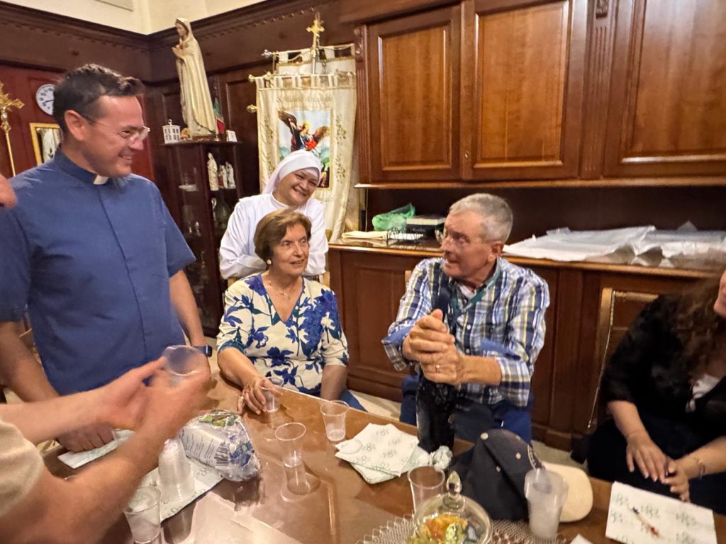 Auguri ai coniugi Matteo Vasta e Concetta Sibilia: un gesto di gratitudine al Santuario di Santa Filomena.(foto e video)