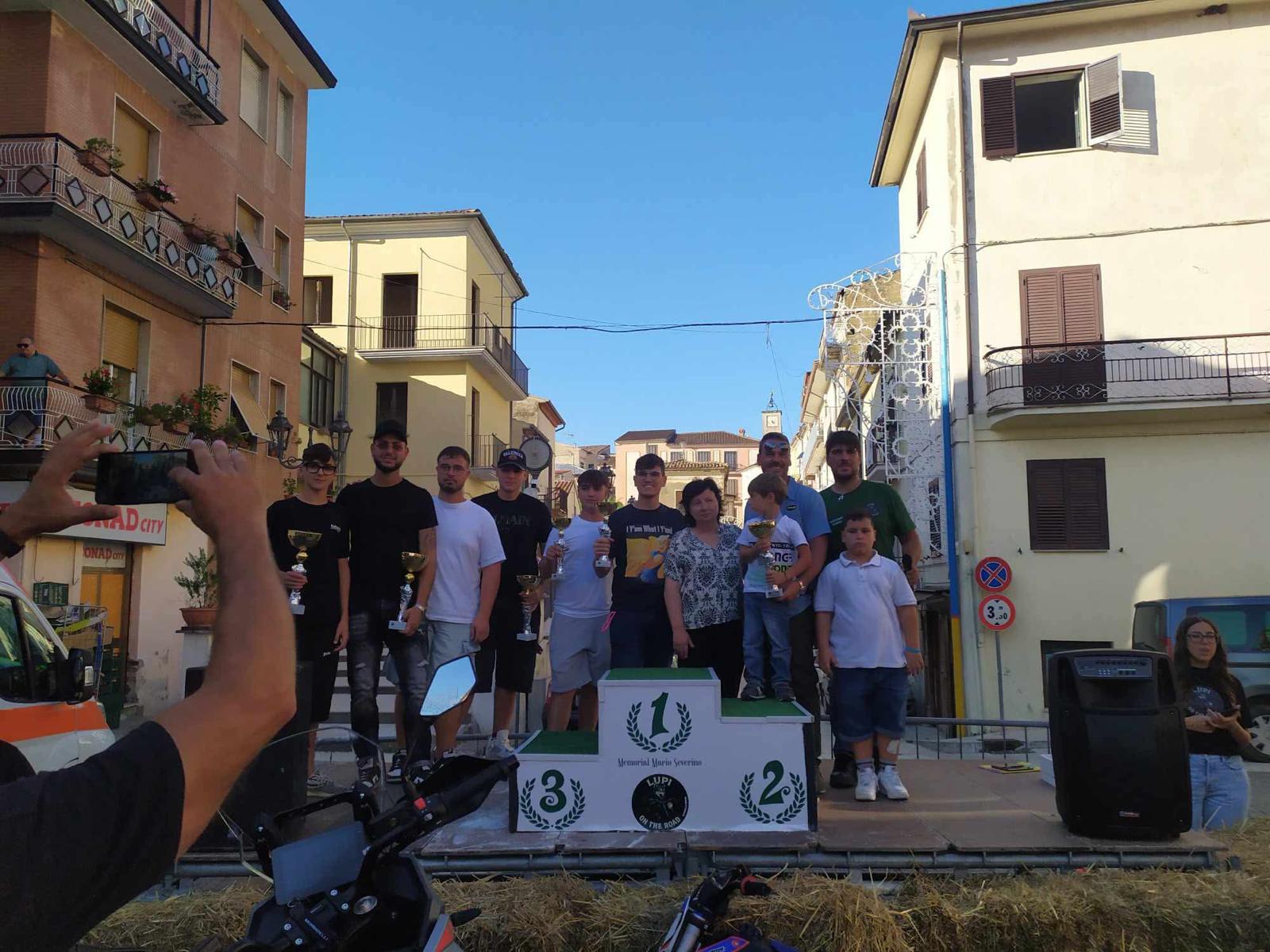 Ogni rombo un ricordo, ogni curva un’emozione: Altavilla Irpina ha celebrato Mario Severino Ogni rombo un ricordo, ogni curva un’emozione: Altavilla Irpina ha celebrato Mario Severino