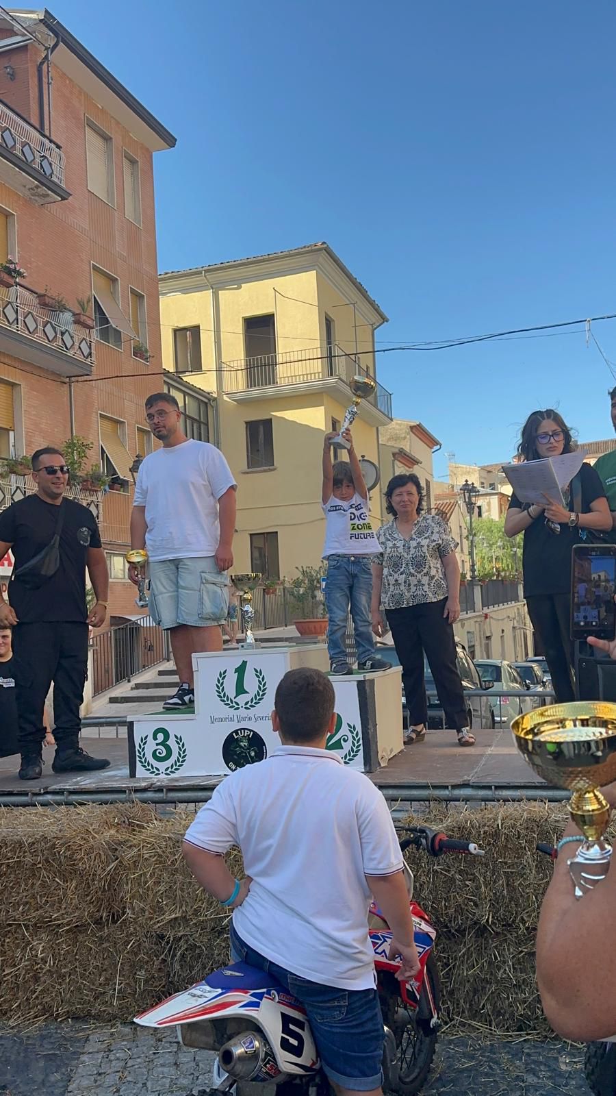 Ogni rombo un ricordo, ogni curva un’emozione: Altavilla Irpina ha celebrato Mario Severino Ogni rombo un ricordo, ogni curva un’emozione: Altavilla Irpina ha celebrato Mario Severino