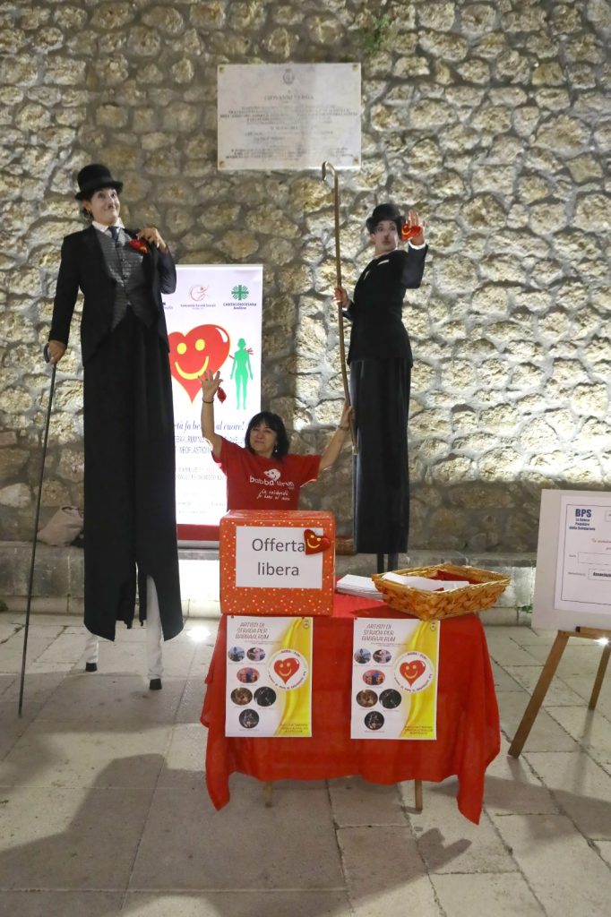 Solidarietà e cultura: il successo della raccolta fondi “Artisti di strada per BabbaAlRum”