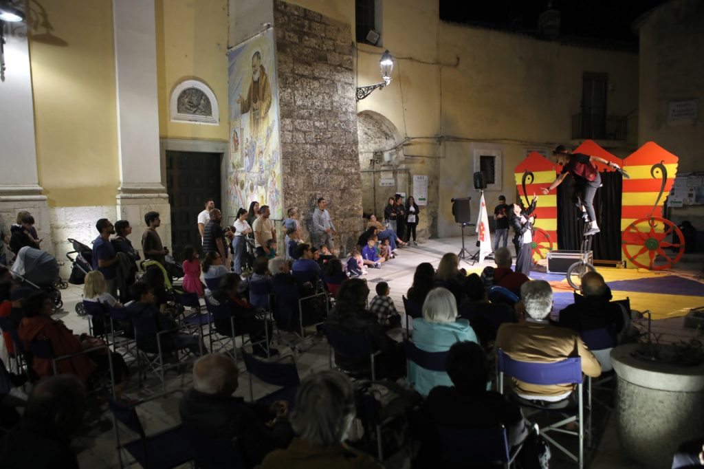 Solidarietà e cultura: il successo della raccolta fondi “Artisti di strada per BabbaAlRum”