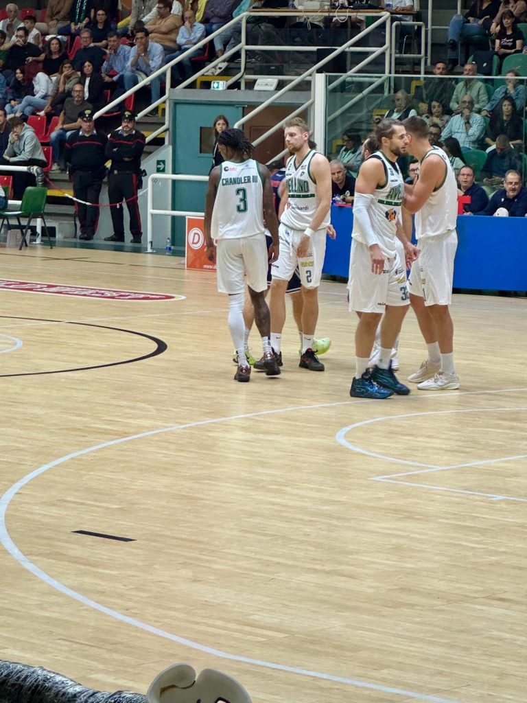 Cuore Avellino, solo un buzzer beater ferma i Lupi: 74 75 con Milano