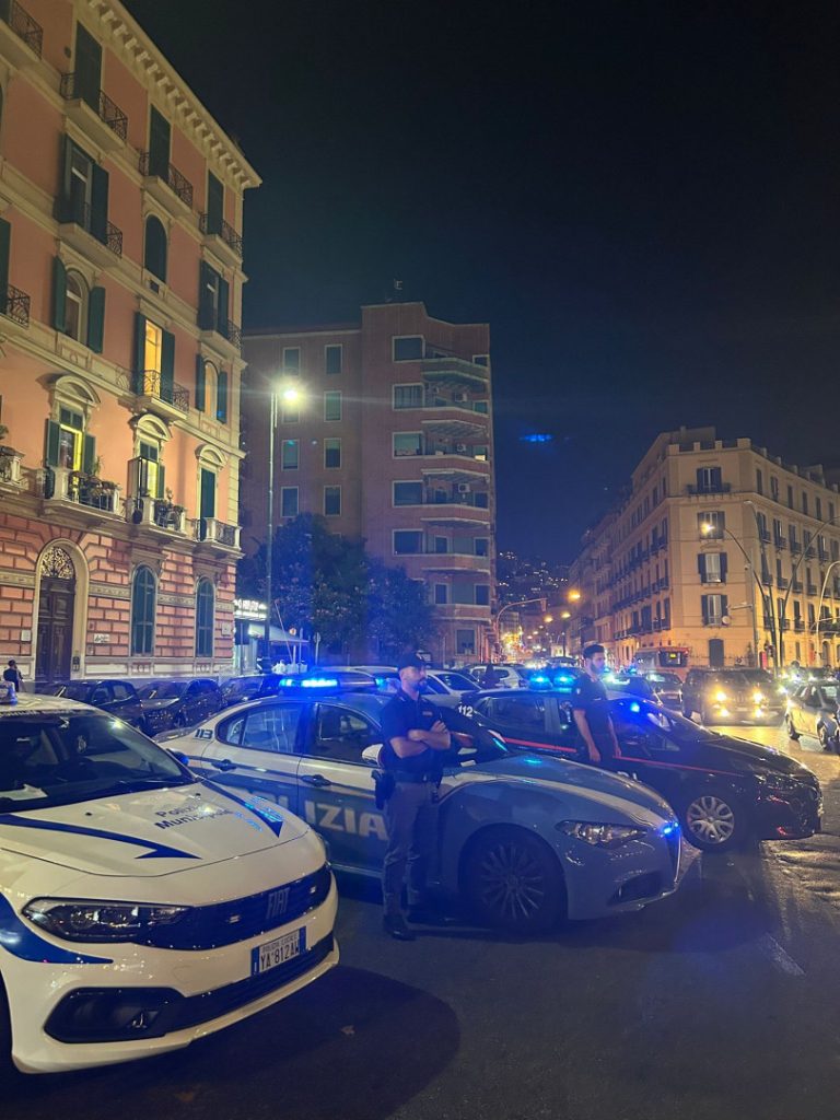 NAPOLI. Movida sul lungomare Caracciolo: intensificati i controlli della Polizia di Stato, dell’Arma dei Carabinieri e della Guardia di Finanza.