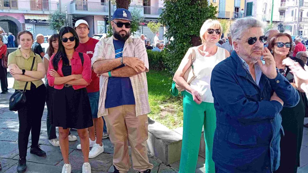 Marigliano, assemblea cittadina contro il razzismo dopo l’aggressione a un giovane lavoratore pakistano