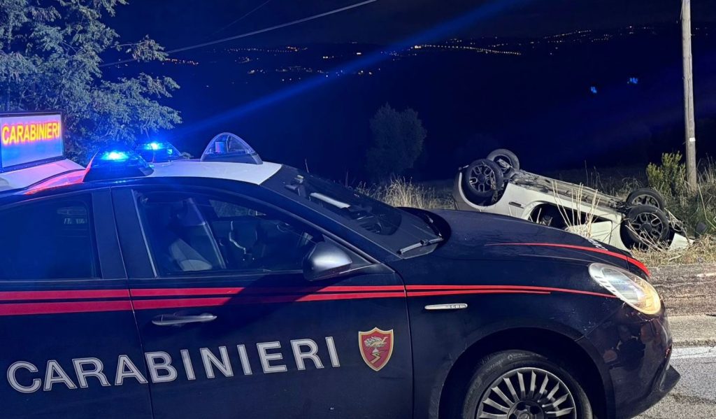 Venticano, auto si ribalta sulla SP136: ferito il conducente