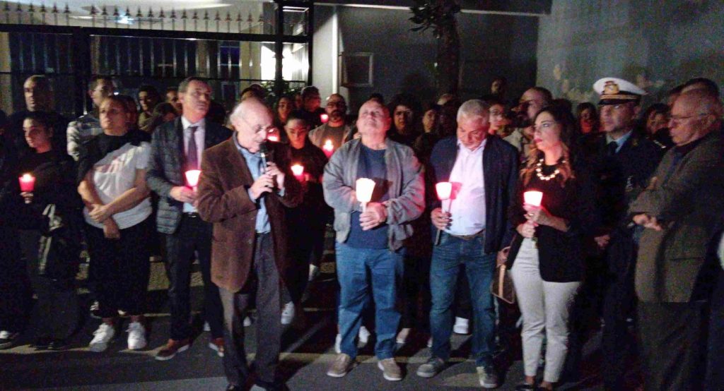 Mariglianella, silenziosa e unanime fiaccolata per Daniele Ponzo