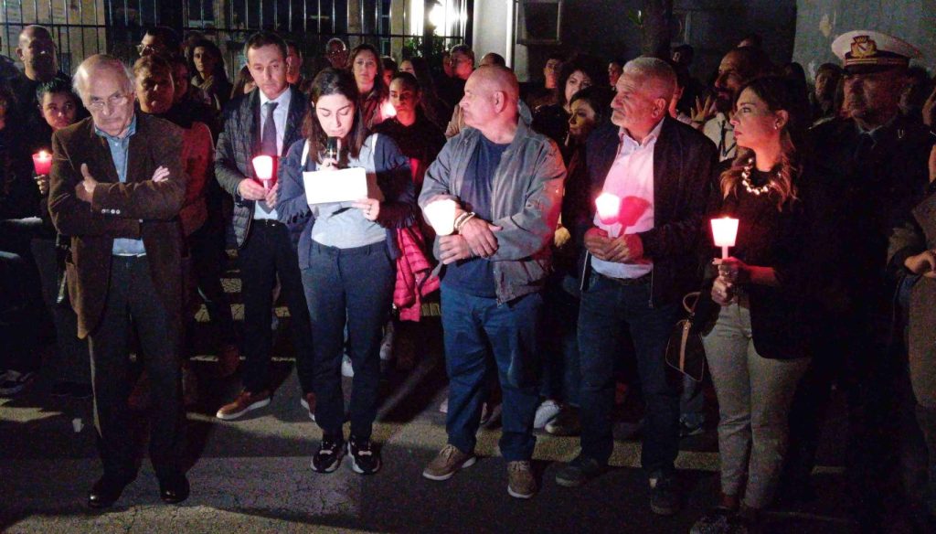 Mariglianella, silenziosa e unanime fiaccolata per Daniele Ponzo