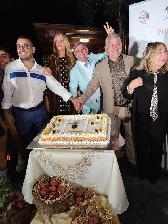 Grande successo per la II edizione del “Premio Mela Annurca d’Oro” Grande successo per la II edizione del “Premio Mela Annurca d’Oro”