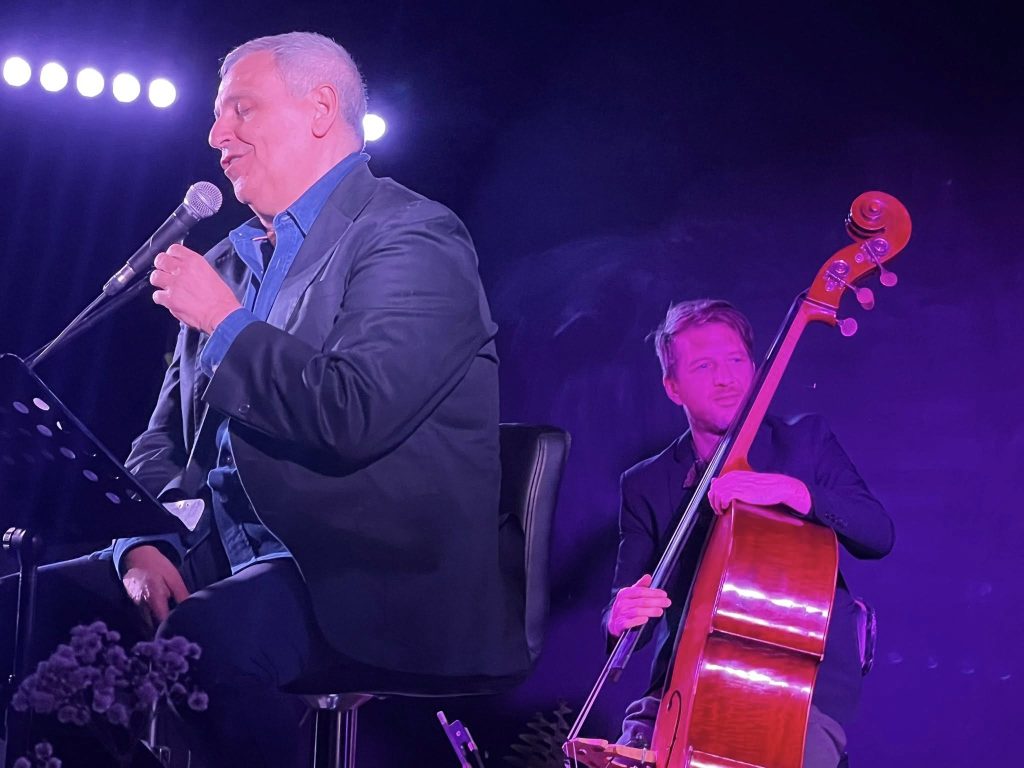 “Passione”: grande successo ad Avella per l’incontro tra musica e parole. Foto e Video