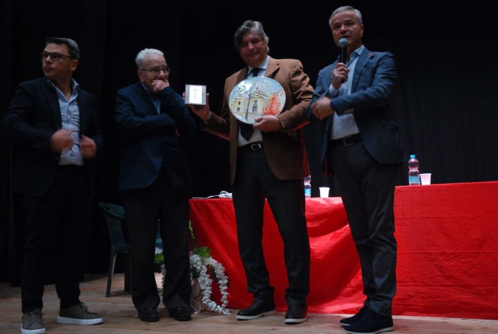 Baiano. Medicina e territorio   Le patologie urologiche e le nuove tecnologie di trattamento, in primo piano la chirurgia robotica. Focus al Colosseo del professore Ciro Imbimbo della Federico II