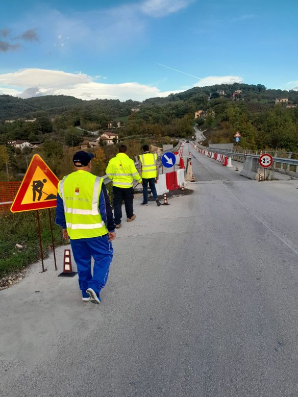 Istituti scolastici superiori, visionati 25 edifici. Non sono emerse criticità.  Il presidente Buonopane: “L’attività va avanti. Controllati anche ponti e viadotti. Esito positivo dal monitoraggio”