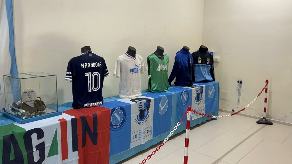 Mostra dei cimeli di Maradona inaugurata al Teatro Colosseo di Baiano