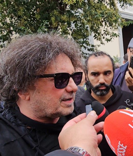 NAPOLI SALUTA JAMES SENESE, I COLLEGHI IN CORO: “ERA UN GENIO, ORA SIAMO TUTTI PIU’ POVERI” NAPOLI SALUTA JAMES SENESE, I COLLEGHI IN CORO: “ERA UN GENIO, ORA SIAMO TUTTI PIU’ POVERI”