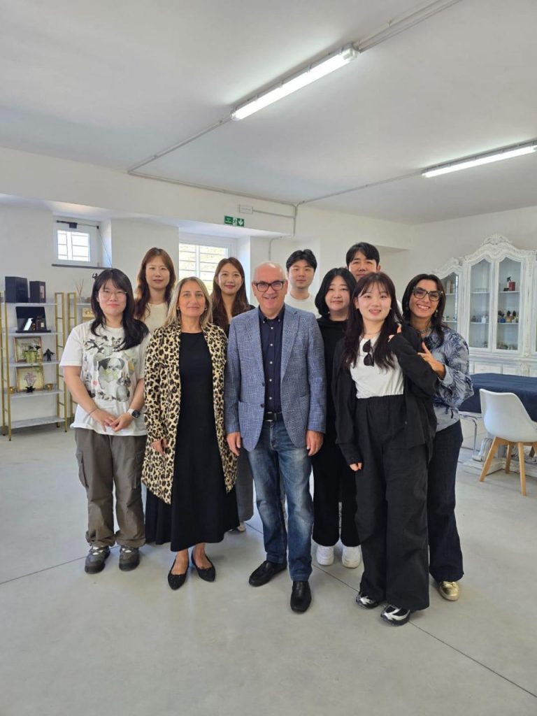 Studenti coreani a Quadrelle: visita alla Vieffe Noselab, eccellenza del territorio tra innovazione e profumi di lusso