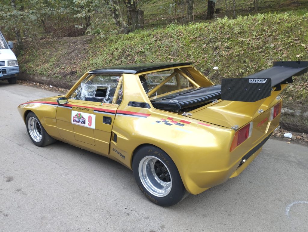 Visciano, successo per il Memorial Giovanni Fucile: una trentina di vetture allo slalom, premiazione in piazza. Foto