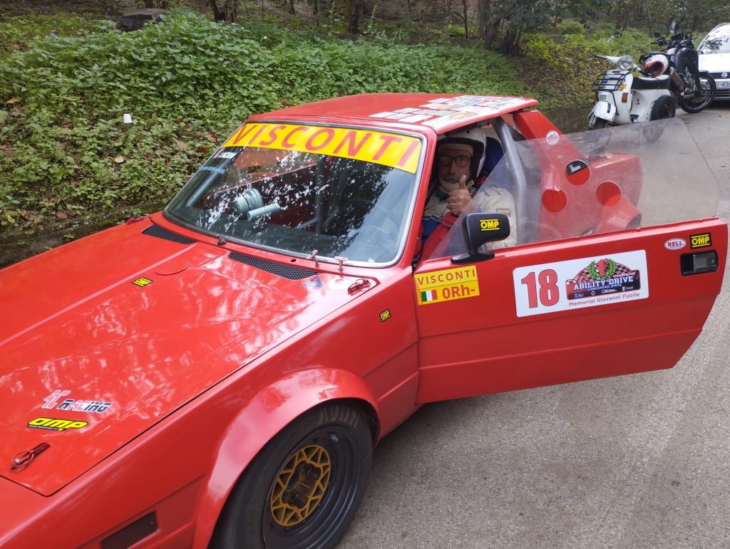 Visciano, successo per il Memorial Giovanni Fucile: una trentina di vetture allo slalom, premiazione in piazza. Foto