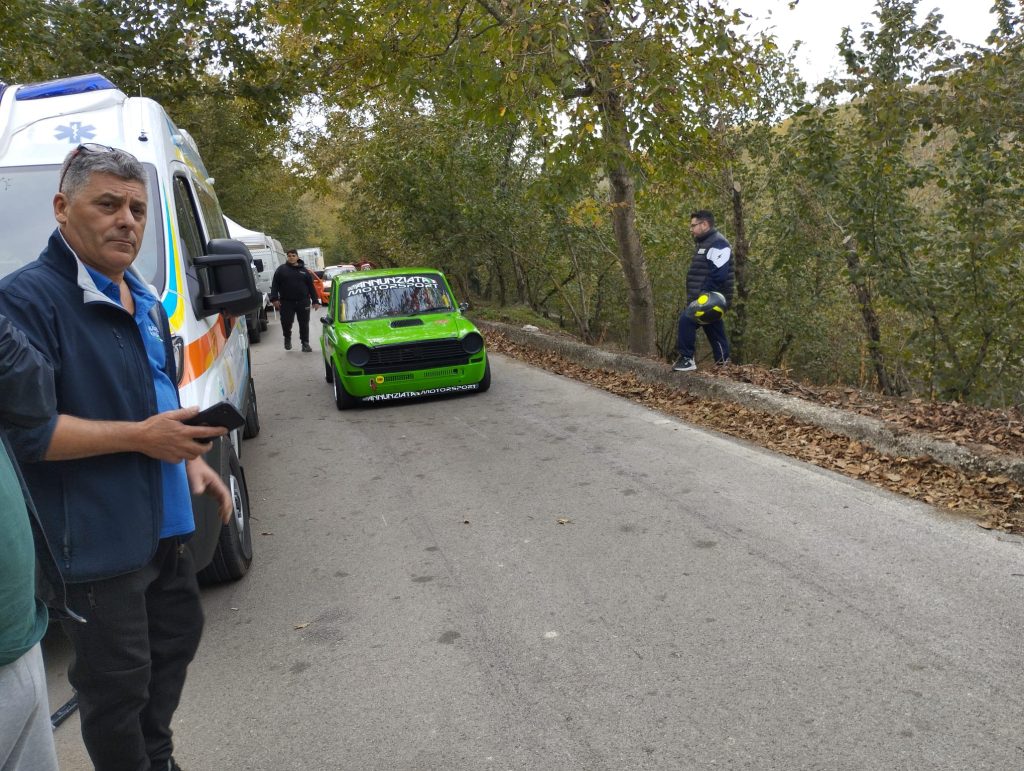 Visciano, successo per il Memorial Giovanni Fucile: una trentina di vetture allo slalom, premiazione in piazza. Foto