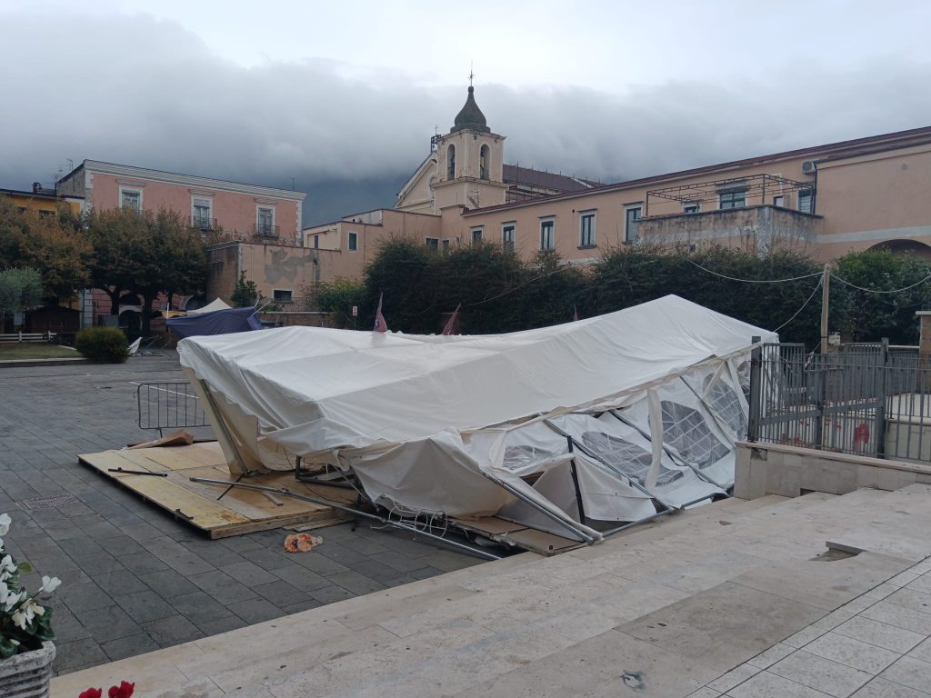 Maltempo ad Avella: danni alle strutture della Sagra della Castagna e della Nocciola