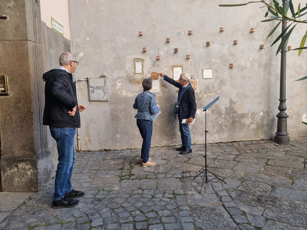 SOMMA VESUVIANA – Le parole di Pietro il poeta rivivono sulla piazzetta della Collegiata