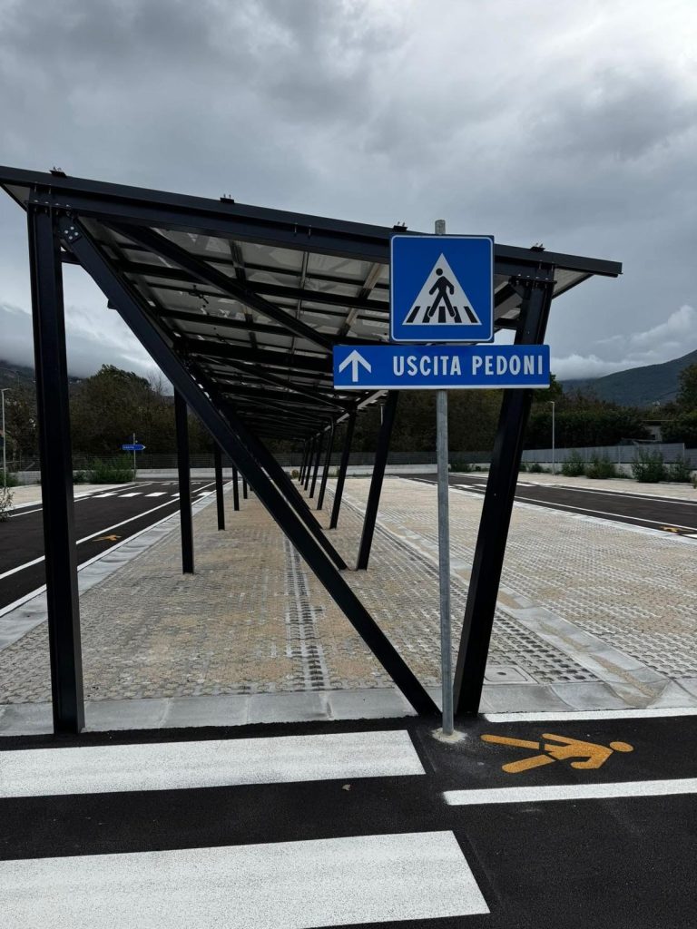 Lauro, inaugurato il nuovo parcheggio comunale vicino al cimitero: più servizi, accessibilità e sostenibilità