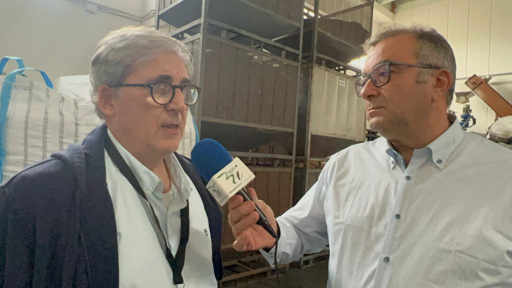 Innovazione e sostenibilità: all’Università di Salerno le Giornate Tecniche Nazionali sul Nocciolo. Oggi tappa aSperone alla Filano SRL Video Innovazione e sostenibilità: all’Università di Salerno le Giornate Tecniche Nazionali sul Nocciolo. Oggi tappa aSperone alla Filano SRL Video