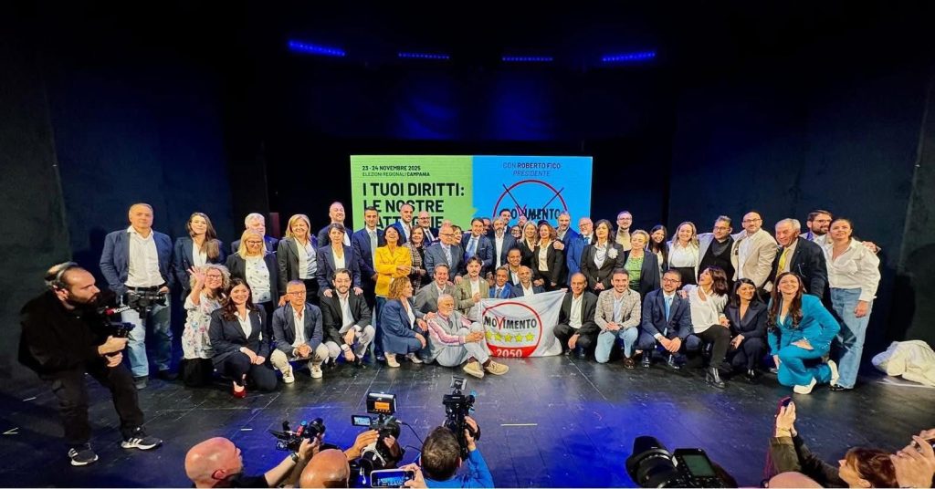 Campania, presentate le liste del Movimento 5 Stelle per le Regionali: Conte e Fico lanciano la sfida del cambiamento