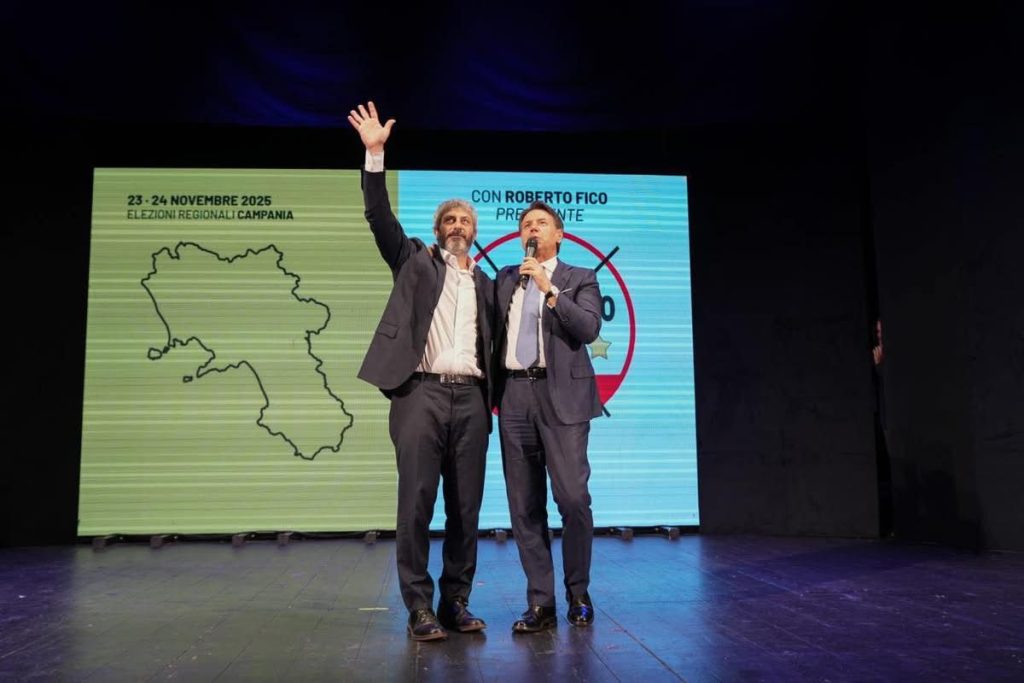 Campania, presentate le liste del Movimento 5 Stelle per le Regionali: Conte e Fico lanciano la sfida del cambiamento
