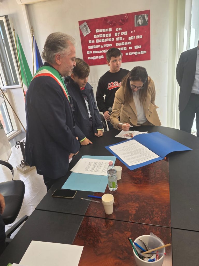 Comiziano, il Consiglio comunale approva la delibera di solidarietà al popolo palestinese