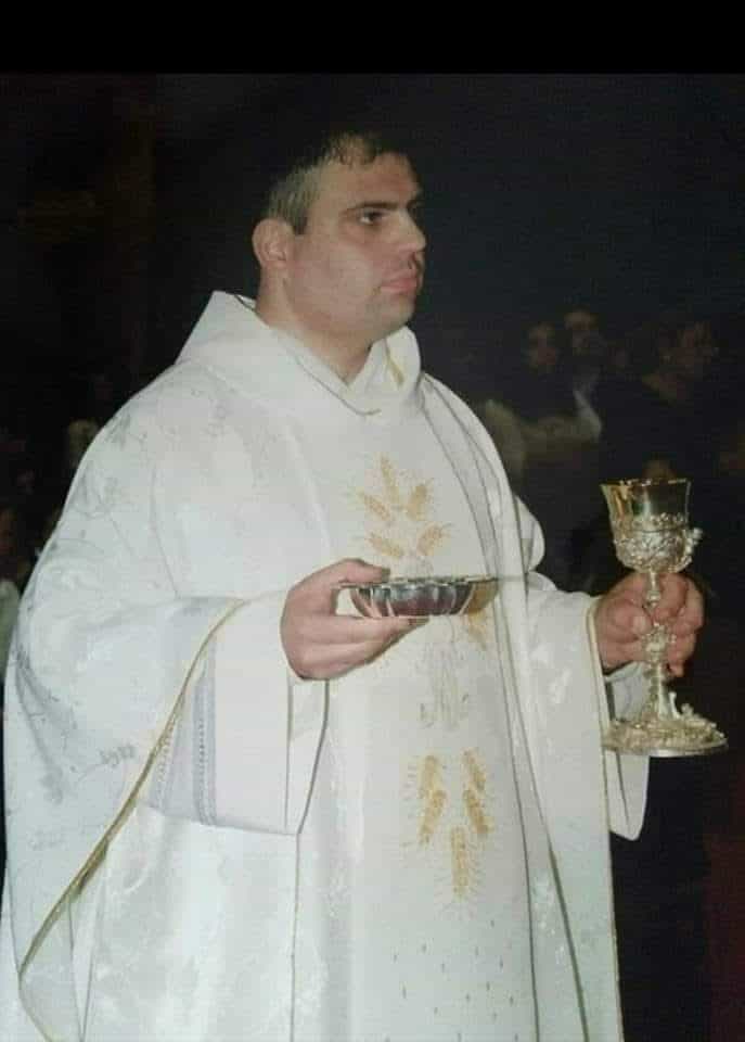 Diciottesimo anniversario dell’ordinazione sacerdotale di Don Vincenzo Ragone Parroco della Parrocchia di San Vincenzo Ferreri Scafati Diciottesimo anniversario dell’ordinazione sacerdotale di Don Vincenzo Ragone Parroco della Parrocchia di San Vincenzo Ferreri Scafati