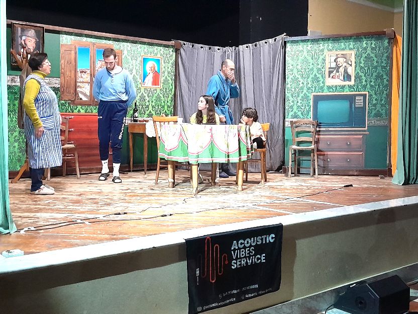 “La famiglia perbene” arte e passione, all’Auditorium Comunale di Sturno