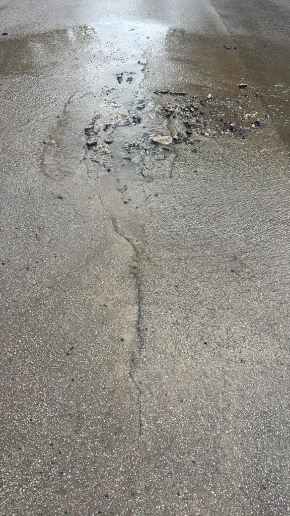 Sarno, rottura di una condotta idrica in via Mura d’Arci: lavori in corso, ripristino previsto entro lunedì mattina