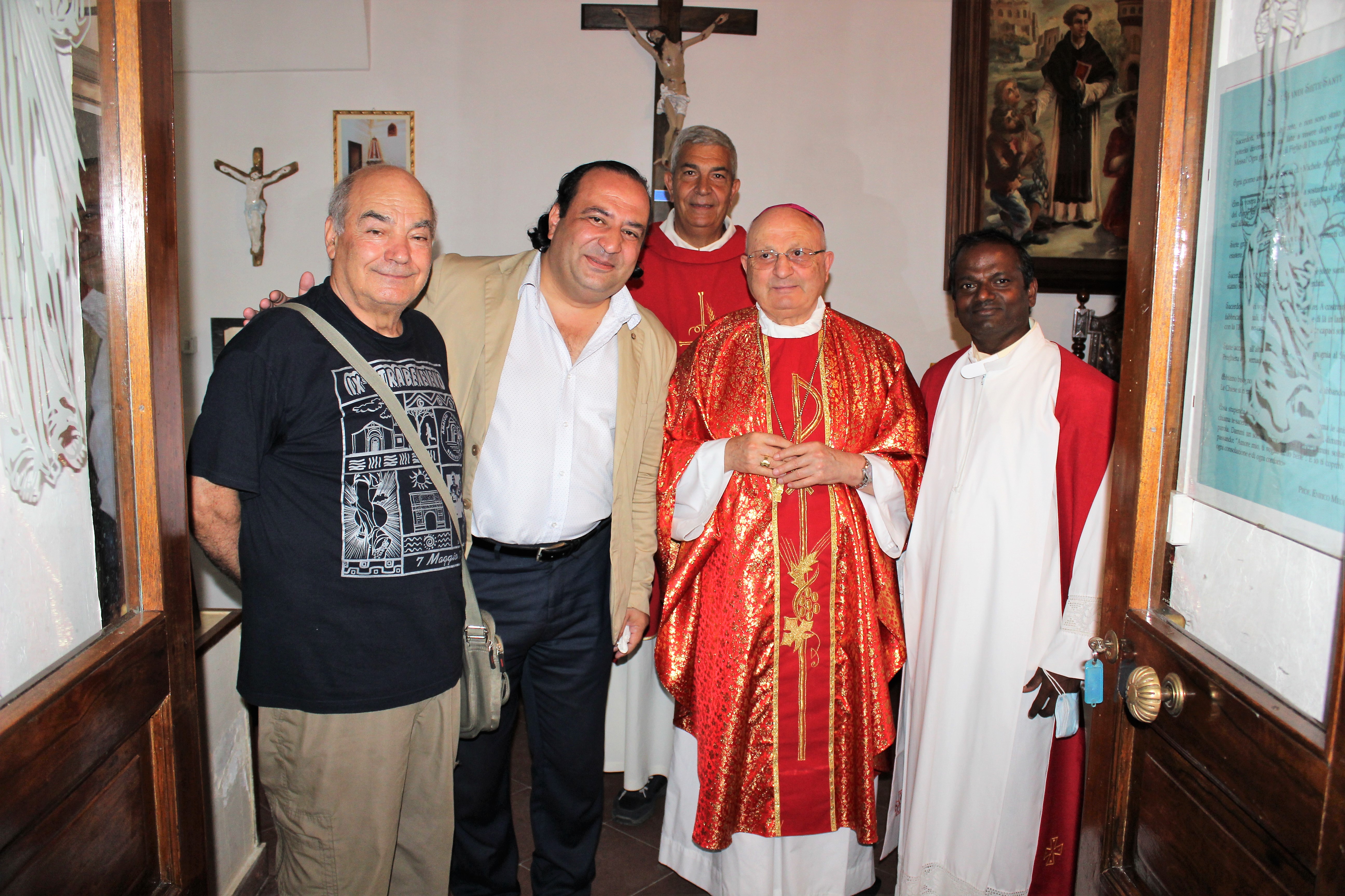 Don Justine, vent’anni di sacerdozio: il sindaco Antonio Colucci esprime gratitudine e affetto a nome della comunità