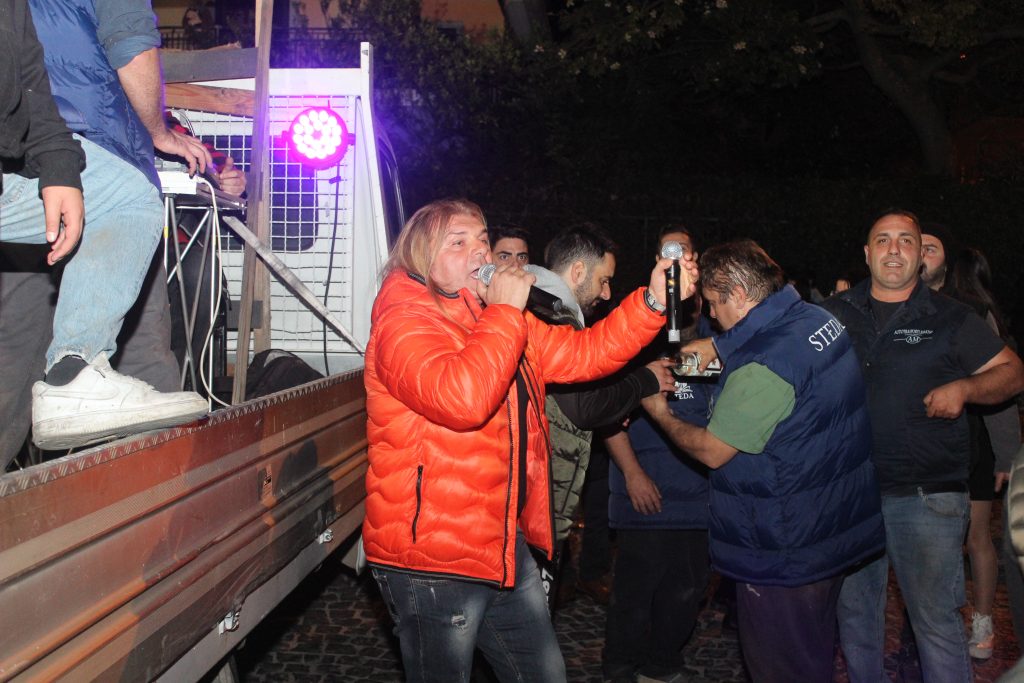 Alessandro Conte porta magia al Maio e conquista Sirignano: la tradizione si trasforma in un racconto di musica ed emozioni Alessandro Conte porta magia al Maio e conquista Sirignano: la tradizione si trasforma in un racconto di musica ed emozioni