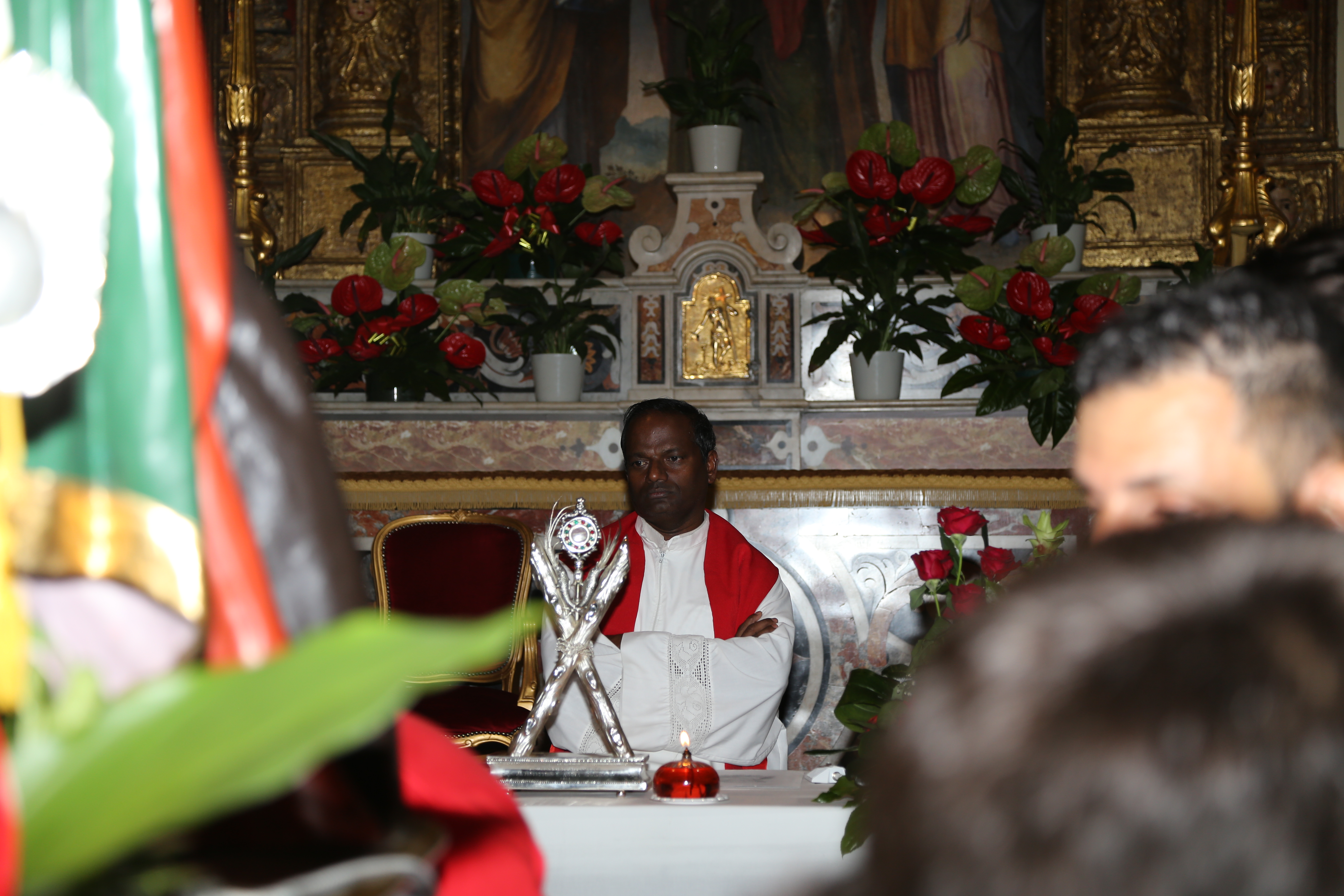 Don Justine, vent’anni di sacerdozio: il sindaco Antonio Colucci esprime gratitudine e affetto a nome della comunità