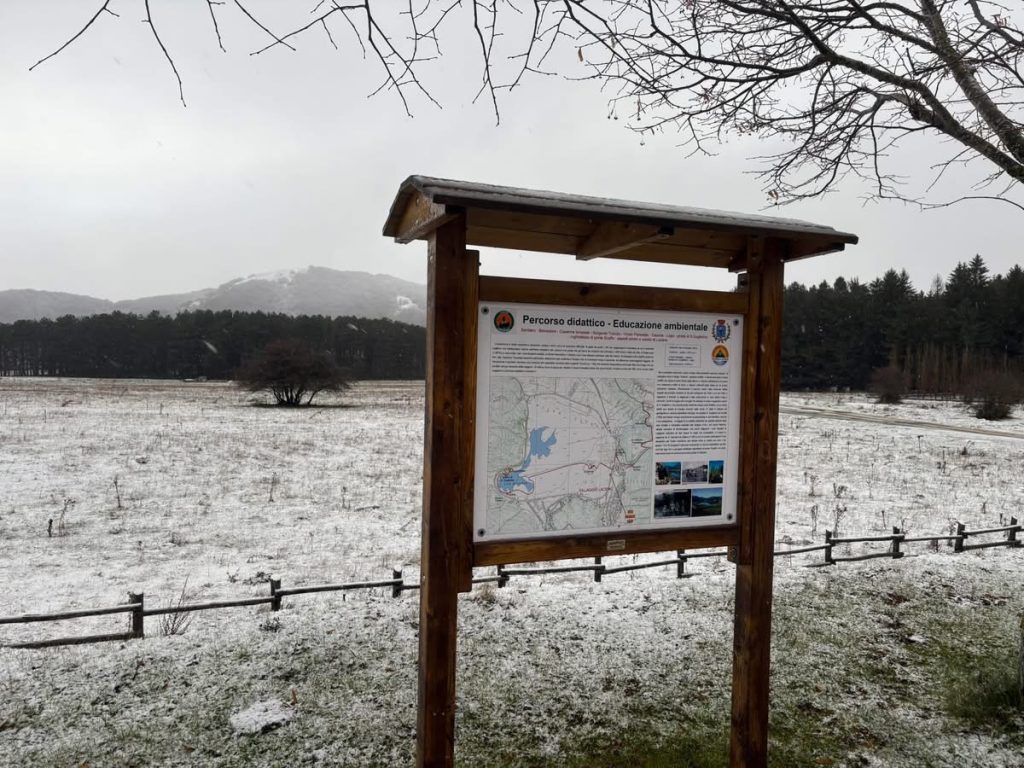 Neve al Lago Laceno: l’inverno arriva in anticipo sull’Alta Irpinia
