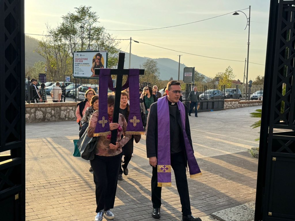 Pellegrinaggio di Ognissanti al Cimitero: la comunità in cammino con don Giuseppe Autorino