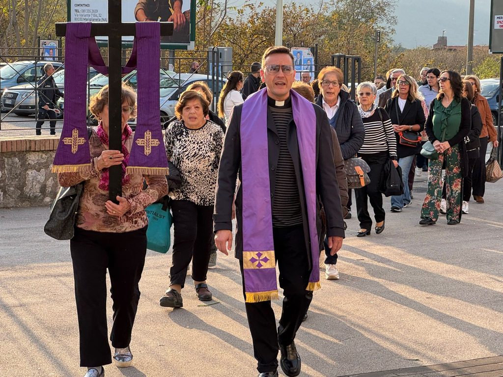 Pellegrinaggio di Ognissanti al Cimitero: la comunità in cammino con don Giuseppe Autorino