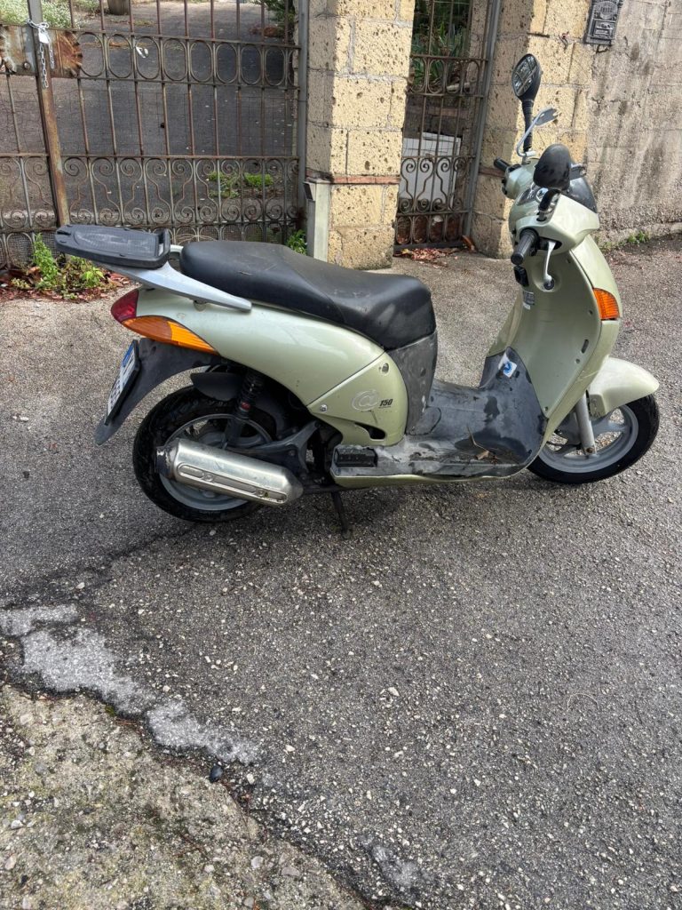 Sarno, la Guardia Agroforestale rinviene un motorino rubato: restituito al legittimo proprietario