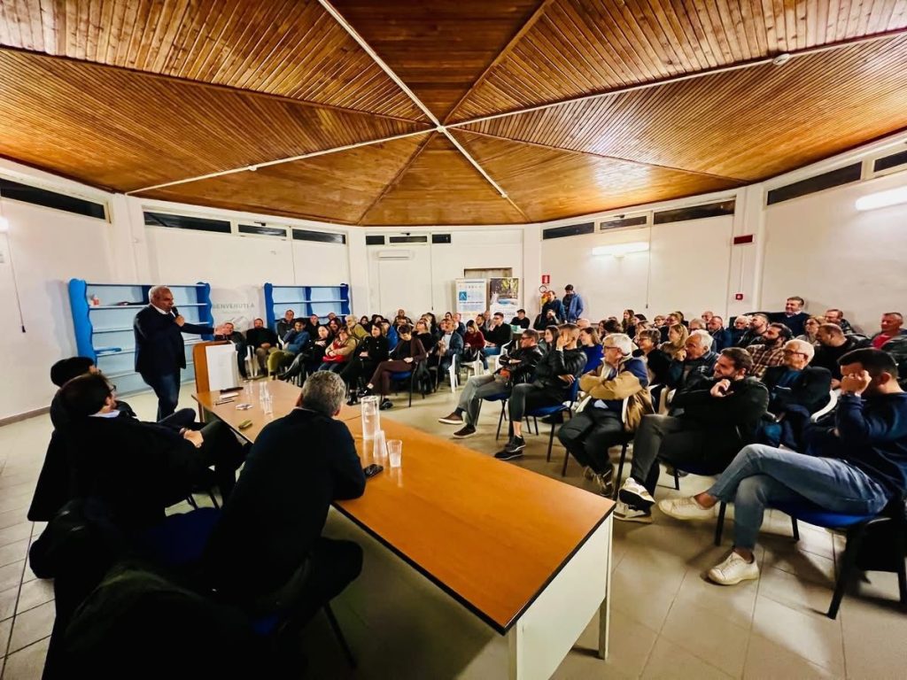 “L’Irpinia prima di tutto”: il viaggio di Maurizio Petrarca tra Bagnoli Irpino, Conza, Teora e Caposele “L’Irpinia prima di tutto”: il viaggio di Maurizio Petrarca tra Bagnoli Irpino, Conza, Teora e Caposele