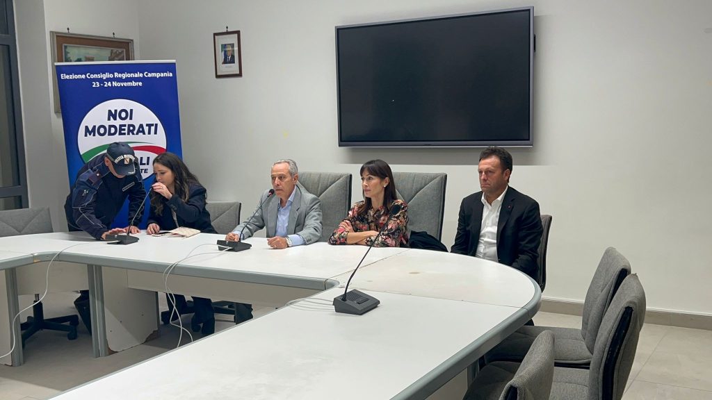 Sirignano, Mara Carfagna in Irpinia: “Serve un cambiamento dopo 10 anni di De Luca”. Incontro con il candidato Paolo Rozza