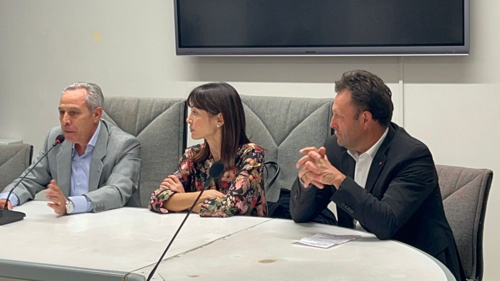 Sirignano, Mara Carfagna in Irpinia: “Serve un cambiamento dopo 10 anni di De Luca”. Incontro con il candidato Paolo Rozza