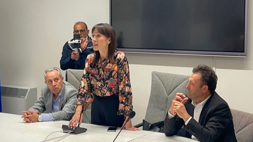 Sirignano, Mara Carfagna in Irpinia: “Serve un cambiamento dopo 10 anni di De Luca”. Incontro con il candidato Paolo Rozza