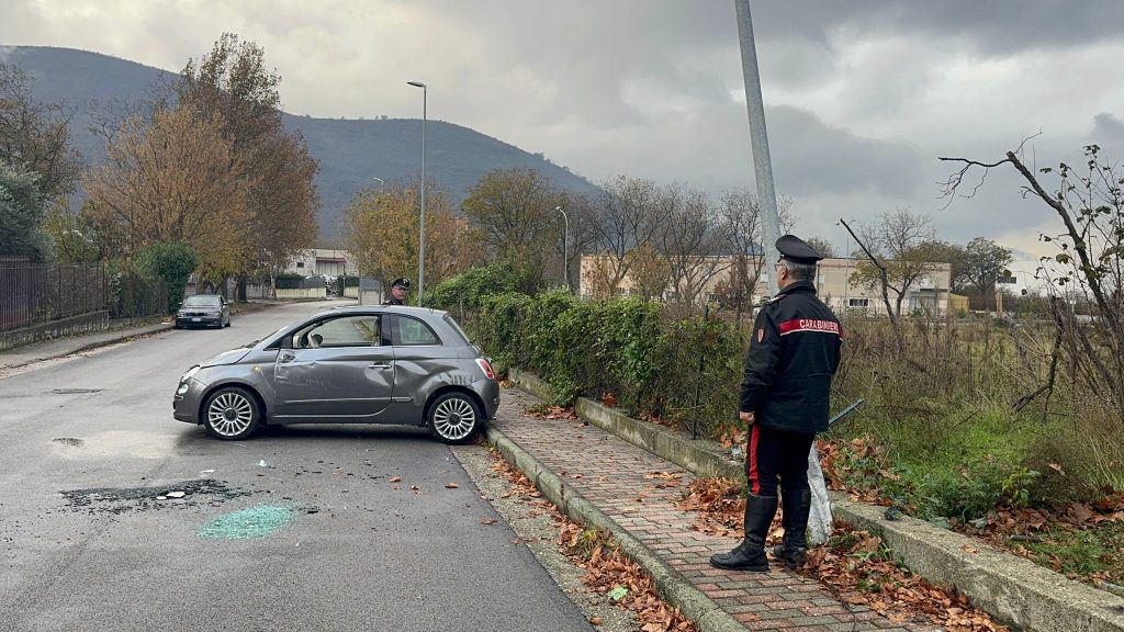 Mugnano del Cardinale, auto si ribalta in via Campo: donna trasportata al Moscati per accertamenti