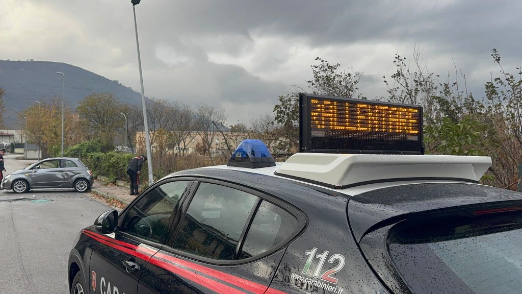 Mugnano del Cardinale, auto si ribalta in via Campo: donna trasportata al Moscati per accertamenti