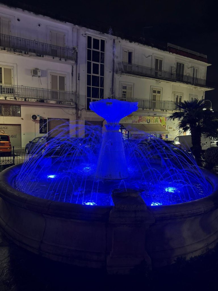 Baiano si illumina di blu per l’UNICEF: al via le iniziative provinciali per il Natale 2025