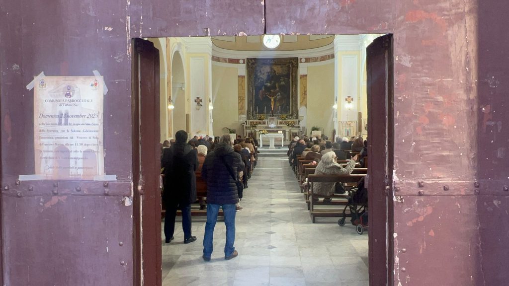 Tufino ritrova il suo cuore spirituale: riaperta la Chiesa di San Bartolomeo nella solennità di Cristo Re. Video e Foto Tufino ritrova il suo cuore spirituale: riaperta la Chiesa di San Bartolomeo nella solennità di Cristo Re. Video e Foto