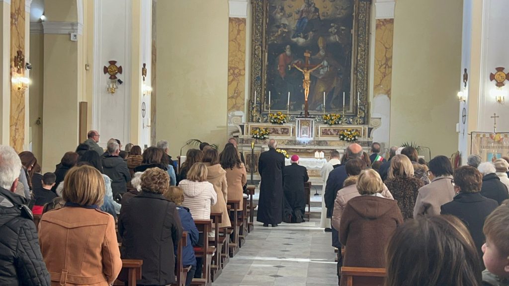 Tufino ritrova il suo cuore spirituale: riaperta la Chiesa di San Bartolomeo nella solennità di Cristo Re. Video e Foto Tufino ritrova il suo cuore spirituale: riaperta la Chiesa di San Bartolomeo nella solennità di Cristo Re. Video e Foto