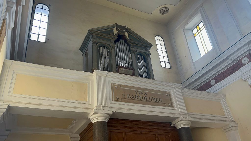Tufino ritrova il suo cuore spirituale: riaperta la Chiesa di San Bartolomeo nella solennità di Cristo Re. Video e Foto Tufino ritrova il suo cuore spirituale: riaperta la Chiesa di San Bartolomeo nella solennità di Cristo Re. Video e Foto