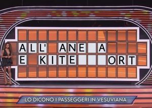 Circumvesuviana, la farsa diventa tragedia: pendolari traditi e presi in giro da anni